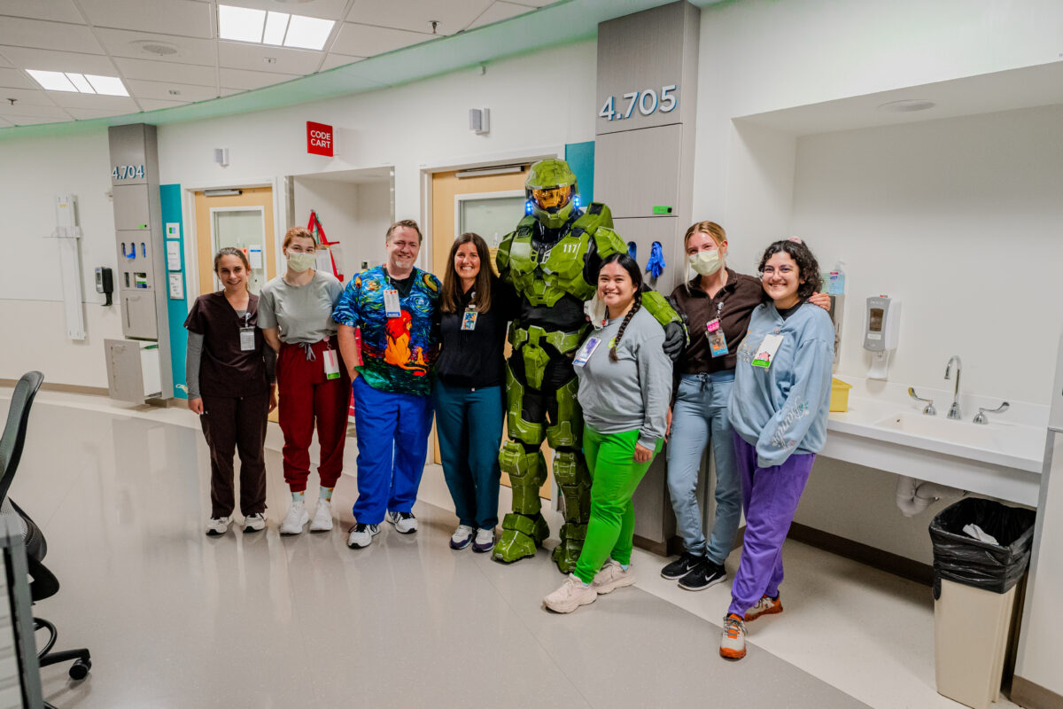 Halo character Master Chief visits children's hospital alongside Gamers Outreach.